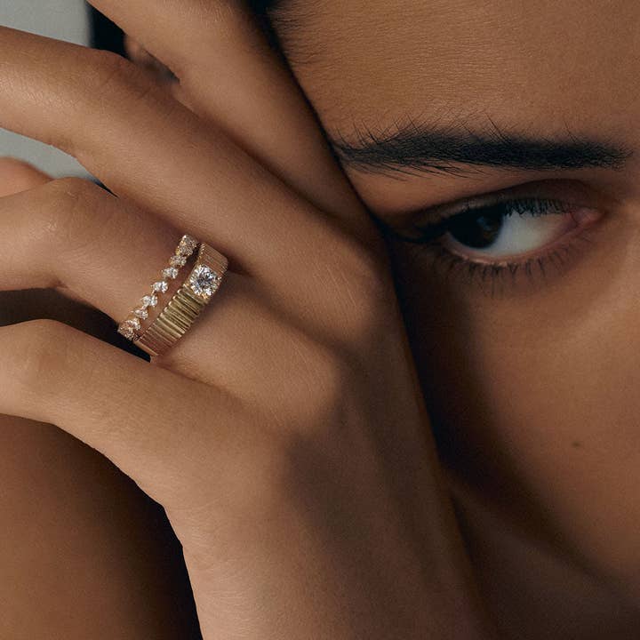 Kinn - Wholesale Multi-Stone Ring - Solis Ribbed Ring Round Diamond 0.5 Carat1