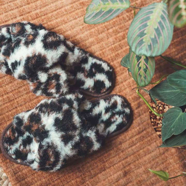 We Are Wovens - Wholesale Slippers - Women's - Slippers van Wol - Volwassenen - Panter1