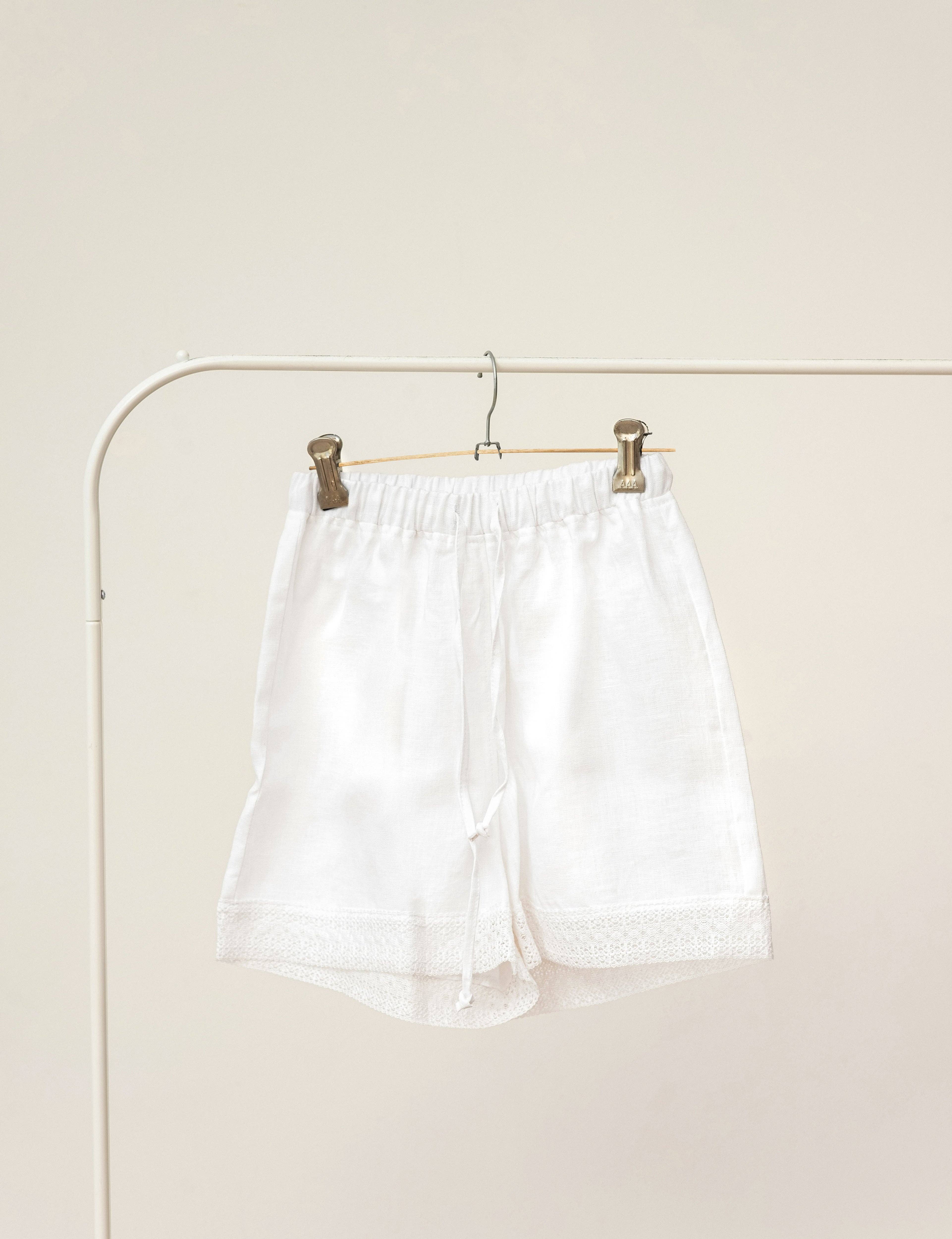 LinenQ – wholesale Sleepwear set – Women's – Linen pajama set with lace4