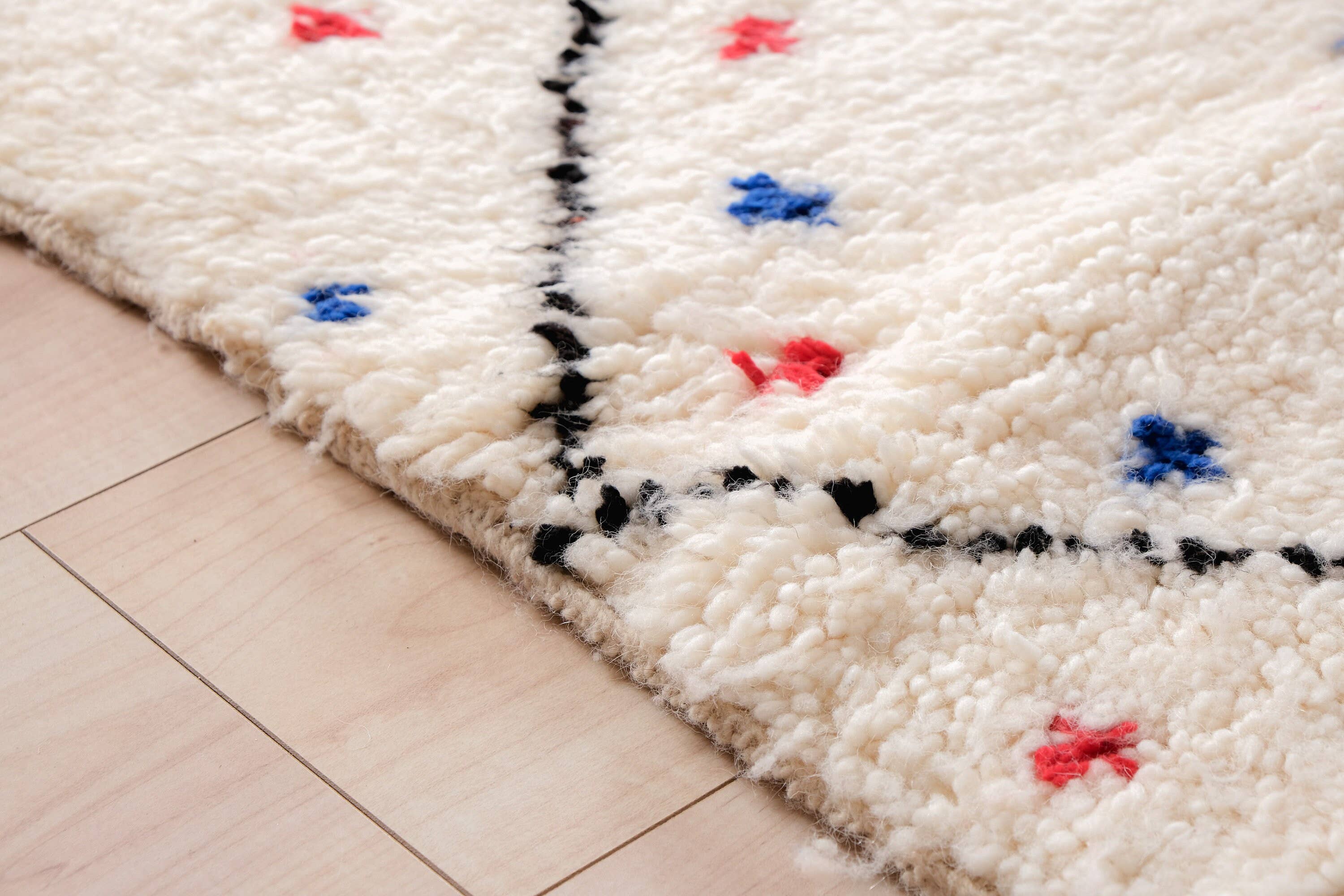 Moroccan Woven Treasures – wholesale Matta – Marockansk vit Shag-matta, Handvävd färgglad matta, Area Rug5