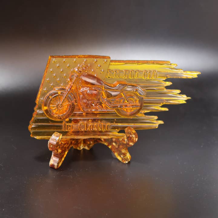 Staty av motorcykel i bärnsten för wholesale av KIZIMA