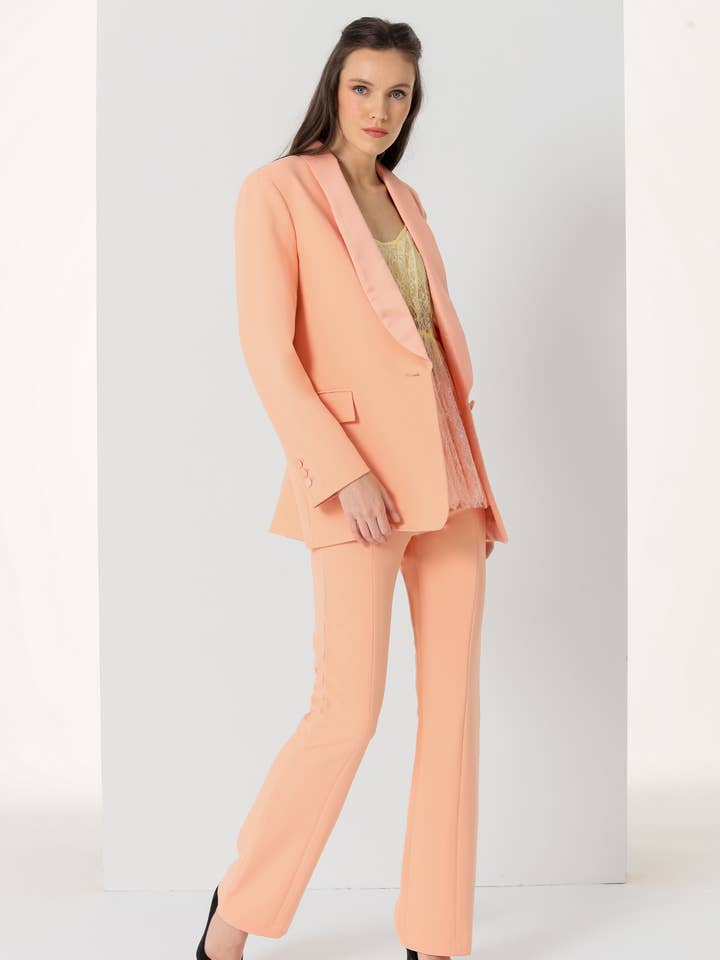 V&LUCCHINO - Blazer in rauchigem Satinrevers mit Plattentaschen für den Großhandel von PAUSANT SHOP ONLINE