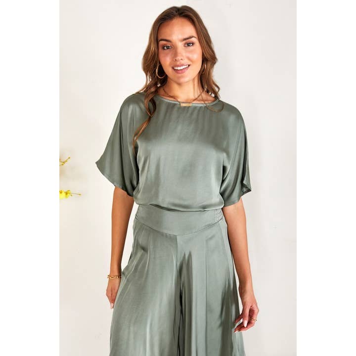 SOLID ROUND NECK DOLMAN SHORT SLEEVE SILKY TOP (805861) for wholesale by VENTI6