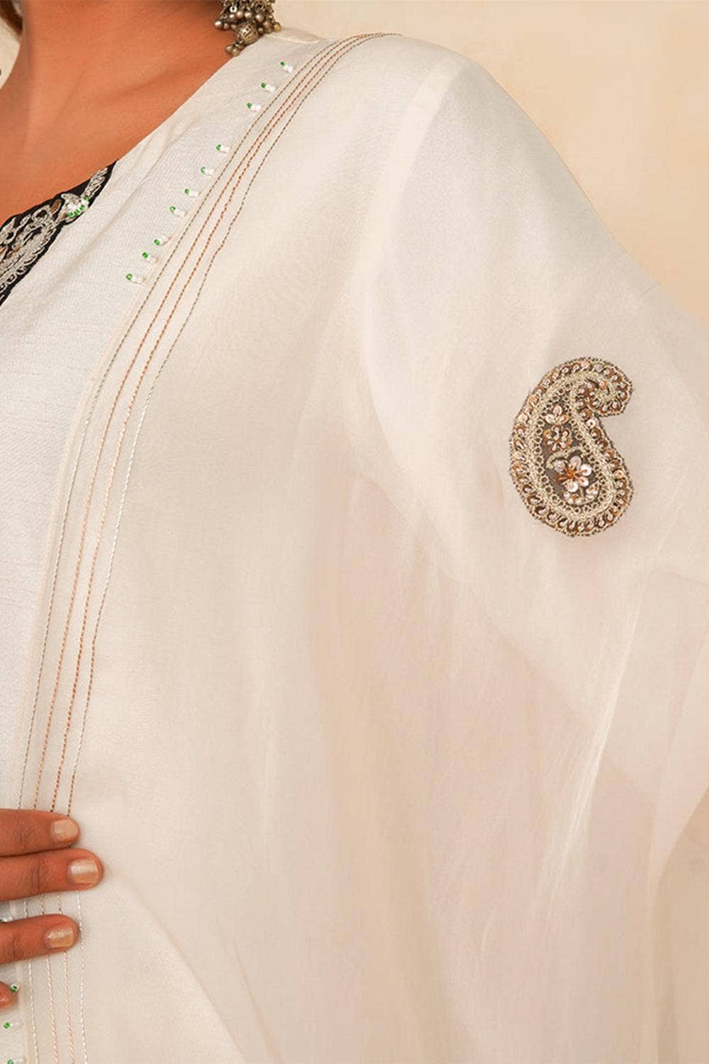 Yunikulondon – wholesale Top & pants set (NOT Loungewear) – Women's – Ivory Flowerette Kurta Set3