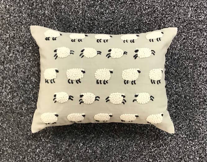 natural habitat - Wholesale Throw/Decorative Pillow - Pillow Applique/Embo 12x16" Sheep