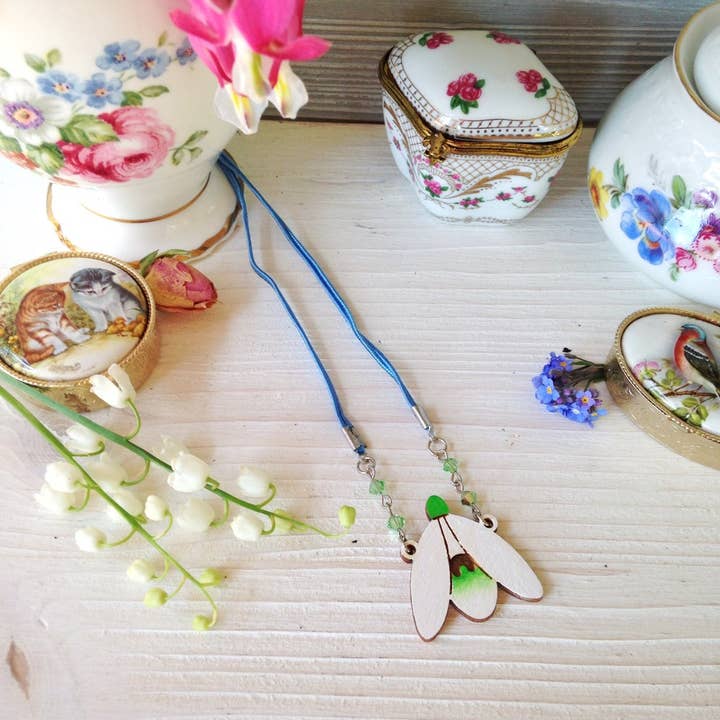 Snowdrop necklace for wholesale by Daffodil