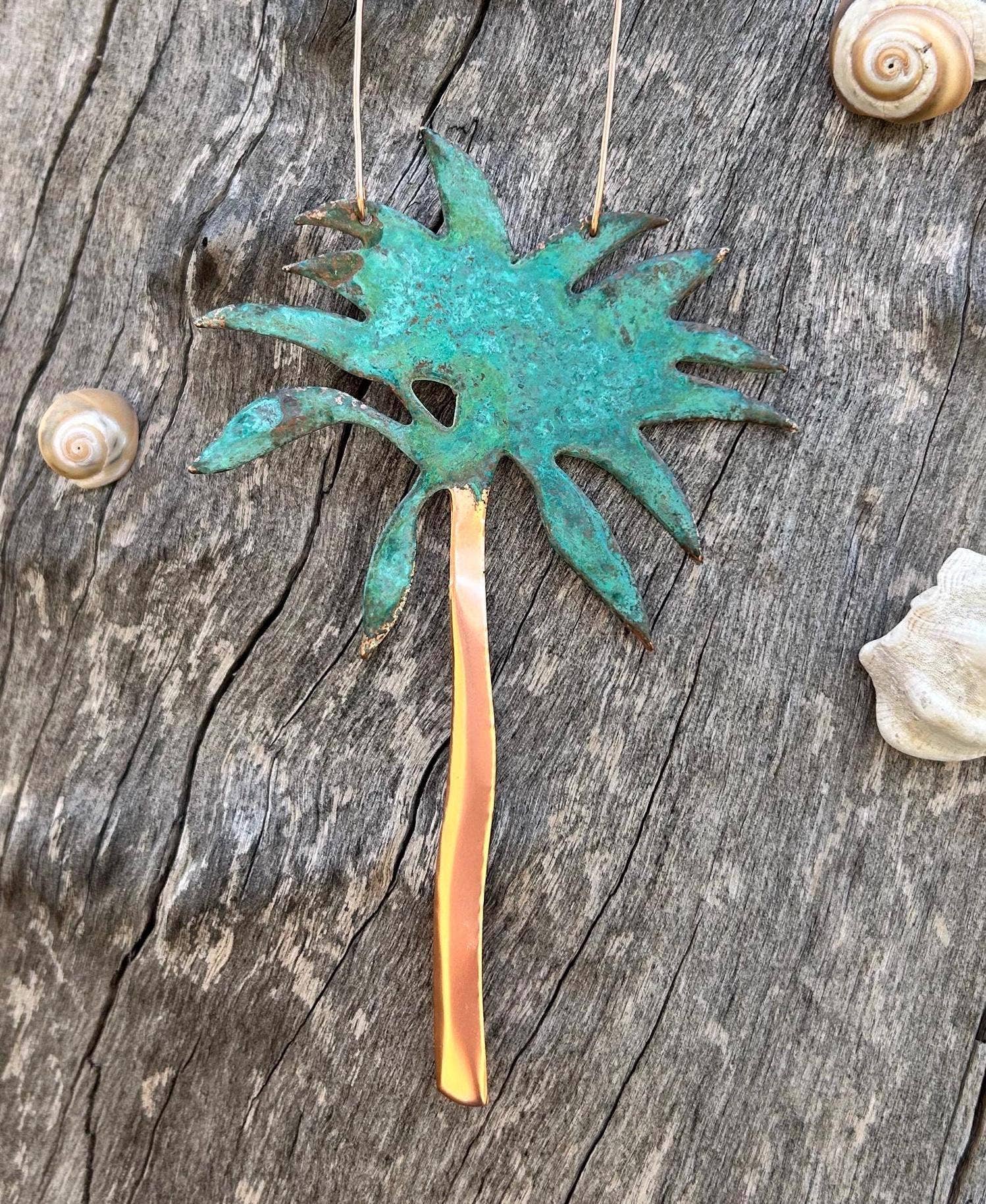 Dos Damas Designs - Vente Objets de décoration - Ornement de Noël en cuivre Palmier & Lune0