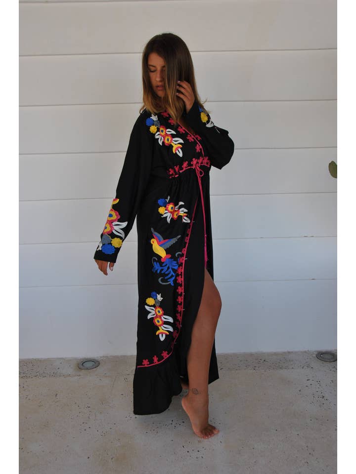 Gipci - Venta al por mayor Caftán - Mujer - Caftán bordado Black Birds, abertura abierta3