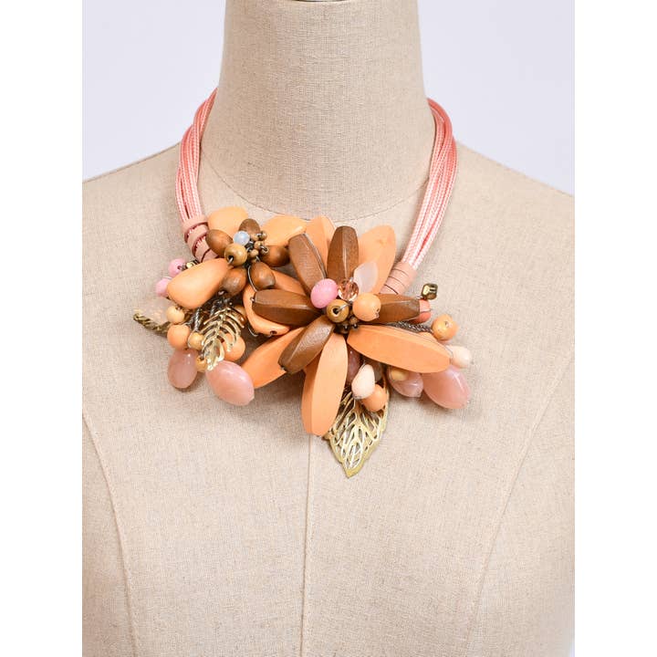 Victoria Moda - Wholesale Pendant/Charm Necklace - Short wooden flower necklace2