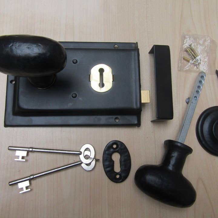 IronmongeryWorld – wholesale Knob/pull – 6" Rim Lock Black & Cast Iron Oval Rim Black Set