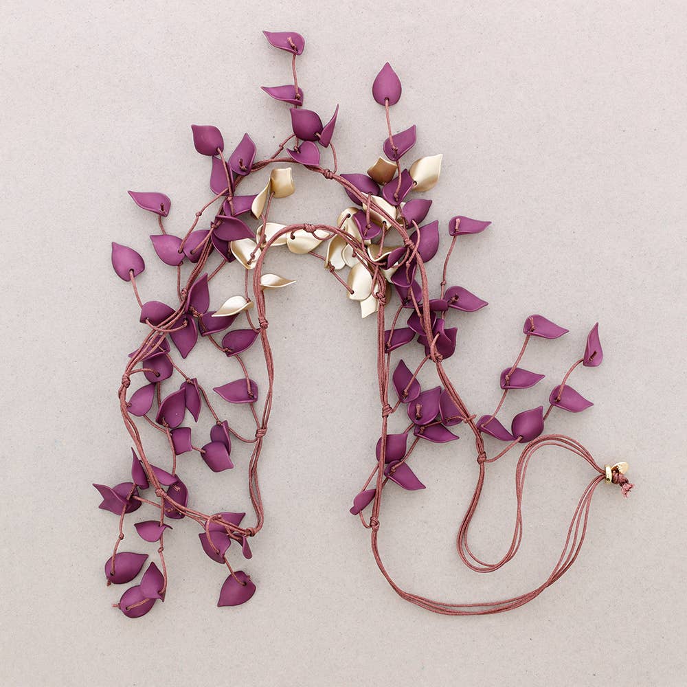 Sonata – Colar com abas por atacado – Colar Longo com Pendentes de Pétalas de Resina3