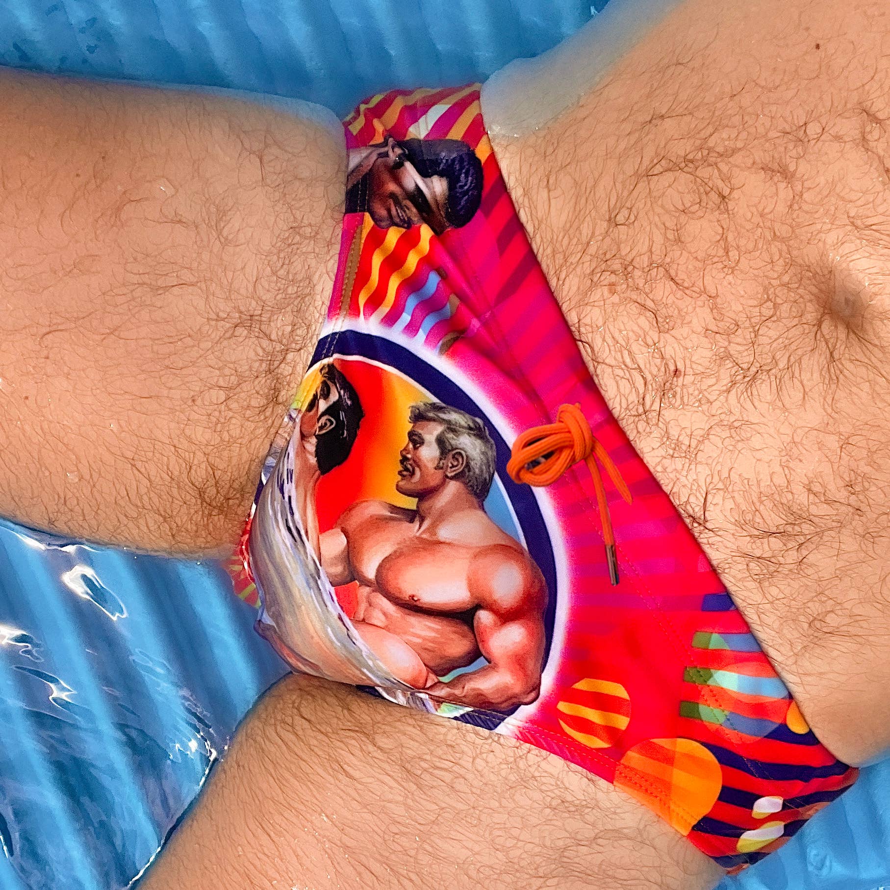 Peachy Kings / Kweer Cards - Vendita all'ingrosso Costume da bagno - uomo - Slip da bagno « PRIDE » Tom of Finland4