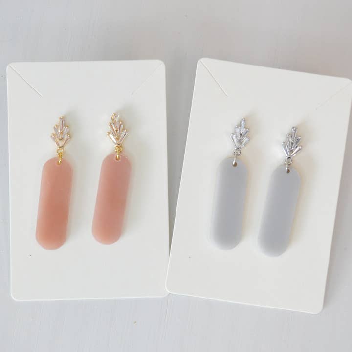 Ovale ananasbengel, zomerse statement-oorbellen, acryl voor wholesale door The Adorned Fox