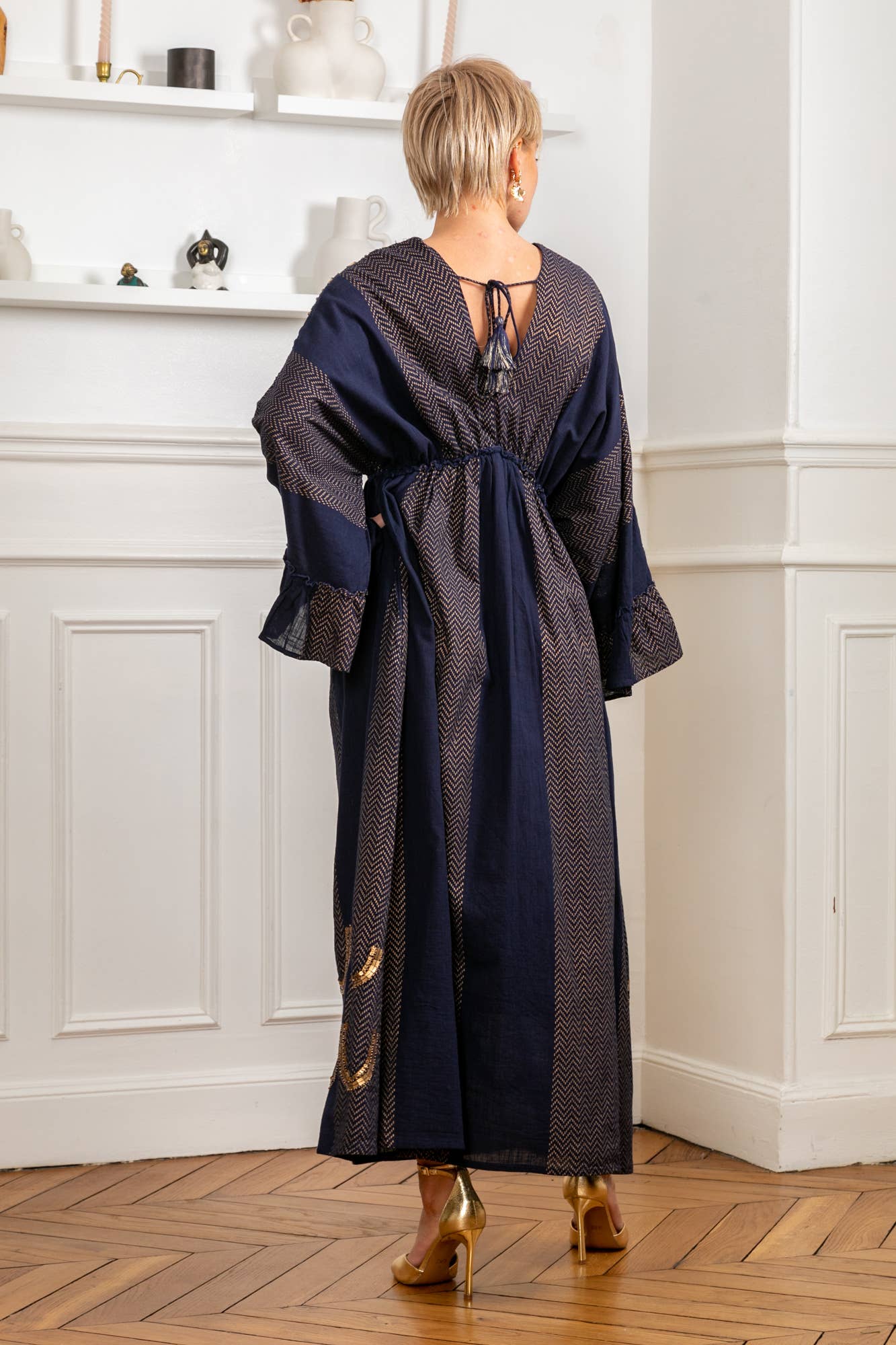 marine Robe longue Inspiration Caftan,détails de sequins et perles  en vente sur Faire2