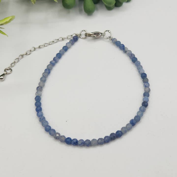 Meraki Gemstones - Vente Bracelet de perles - Bracelet en Aventurine Bleue Facettée 3MM avec Fermoir Couleur Argent4