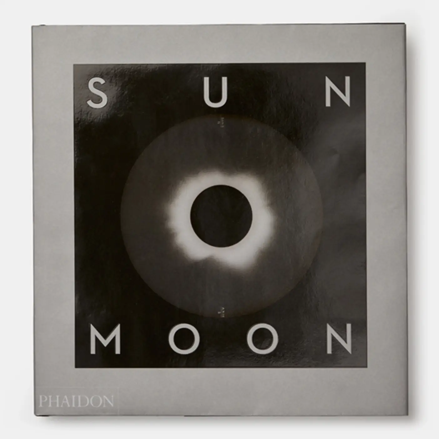 Phaidon - Wholesale Science & Math - Sun And Moon: A Story Of Astronomy, Photography And Mapping10