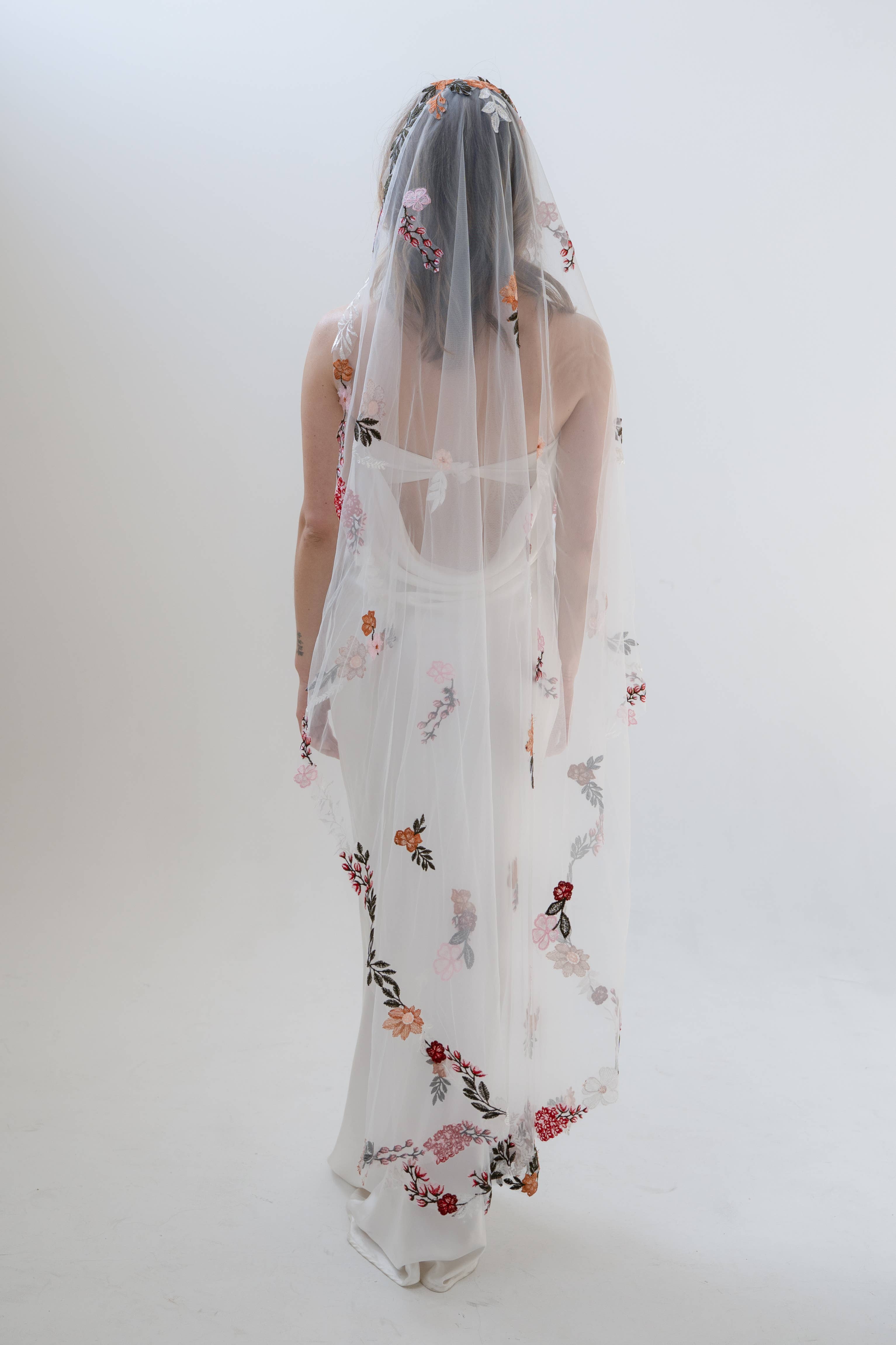 Heirloom Bridal Company - Wholesale Veil - Women's - Dahlia Veil - FW25-0051