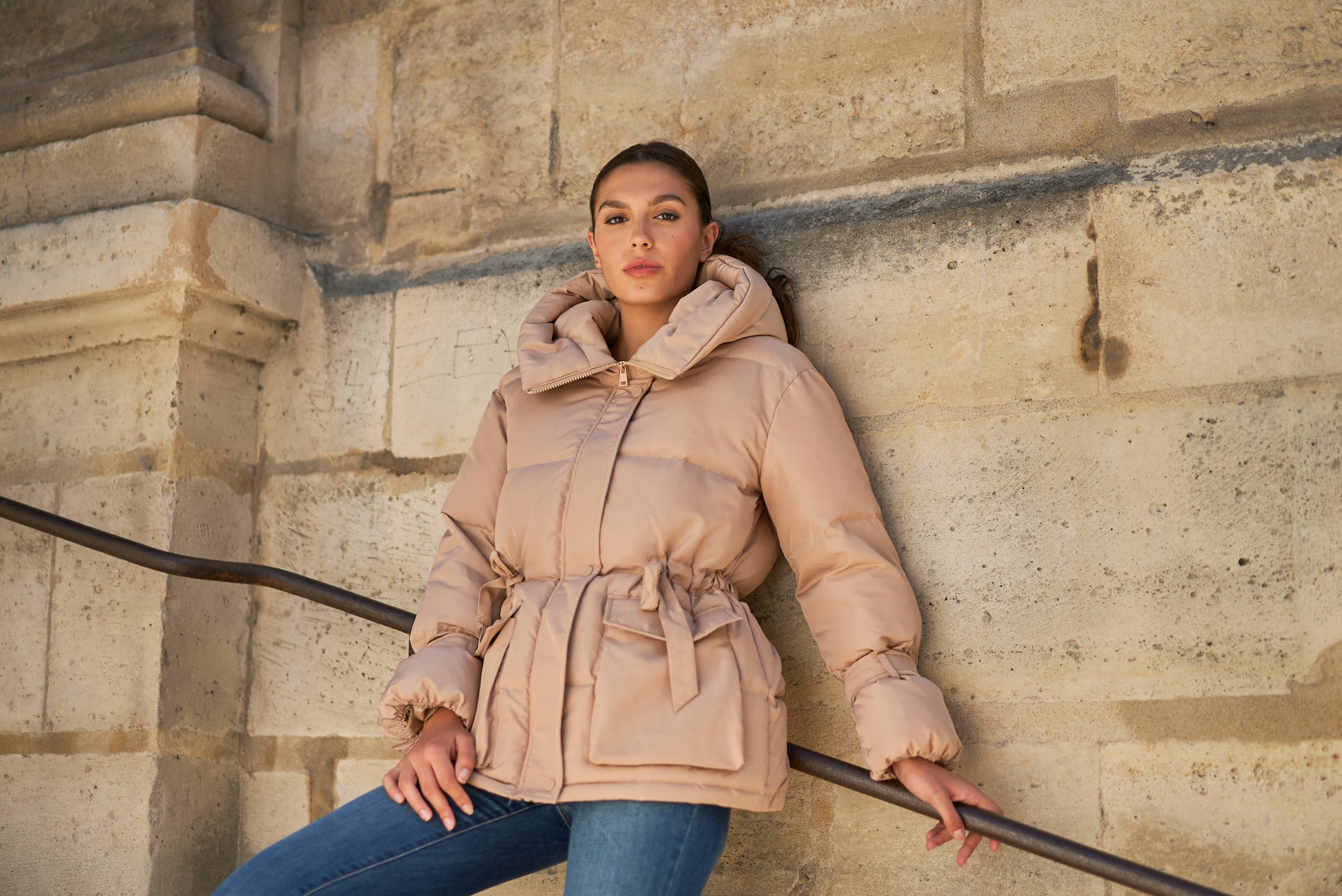 Attentif Paris - Venta al por mayor Parka - Mujer - Parka corta oversize con lazos19