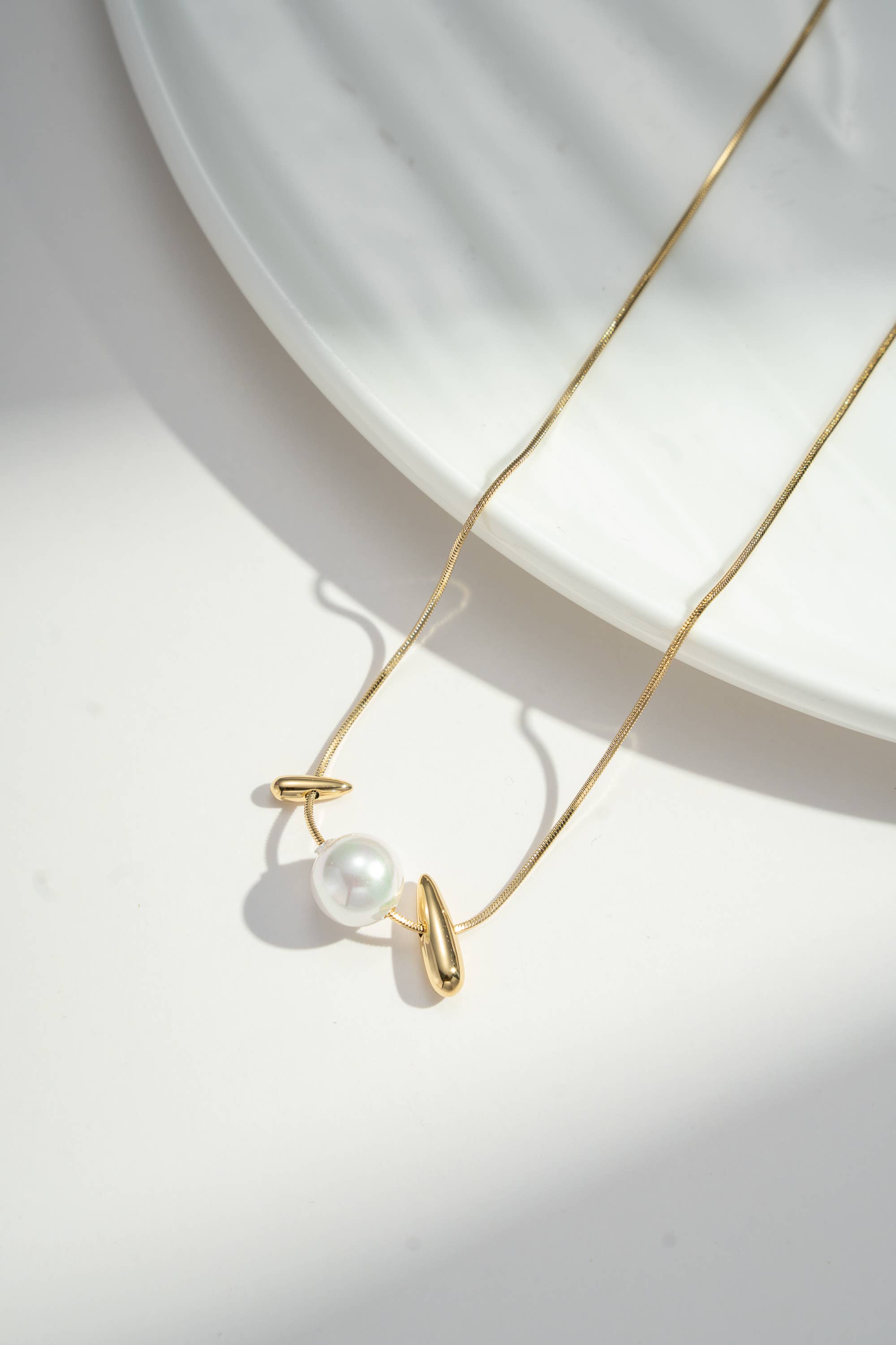 COSMOS - Wholesale Pendant/Charm Necklace - Modern elegant minimalist stainless steel pearl necklace0