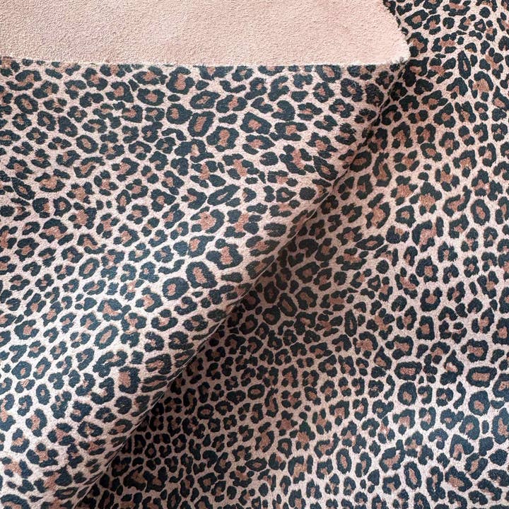 Rhe Amore – wholesale Keychain – Women's – Leopard Print Suede Leather Keyring2