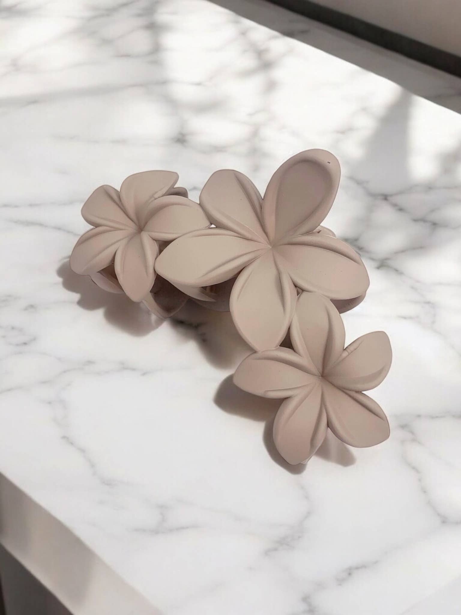 BYREN | ÉLINE L'ATELIER - Wholesale Hair Accessories Set - Women's - YH21 flower-shaped hair clip7