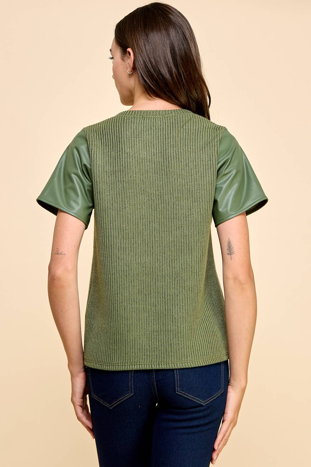 Les Amis – Blusa - Mulher por atacado – Blusa de tricô lisa com mangas curtas em couro sintético4