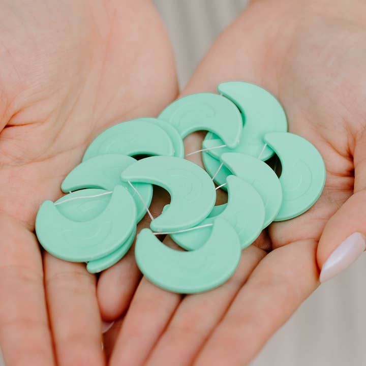 Lewie - Care for the Smile - Wholesale Floss - Biodegradable Floss Discs (32 pack) Elevate your Floss Pick0