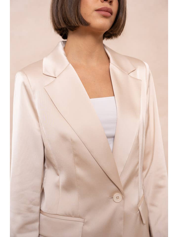 Attentif Paris - Vente Veste de tailleur – femme - Veste cintrée unie en satin11