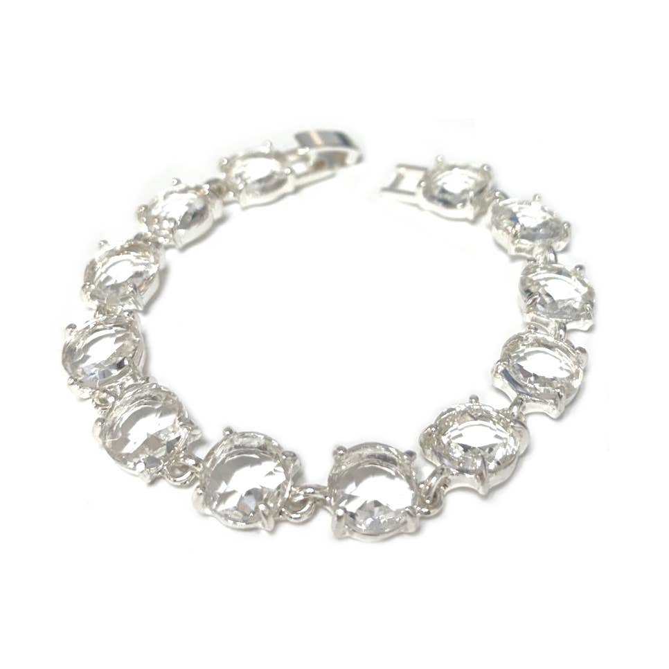 StarryNYC - Vente Bracelets maillon et chaîne - Bracelet rond en cristal taillé dans un coussin12