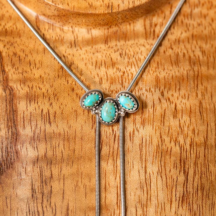 Moxie Maine - Wholesale Pendant/Charm Necklace - 702: Turquoise Arch Cluster Snake Chain Bolo Necklace 9253
