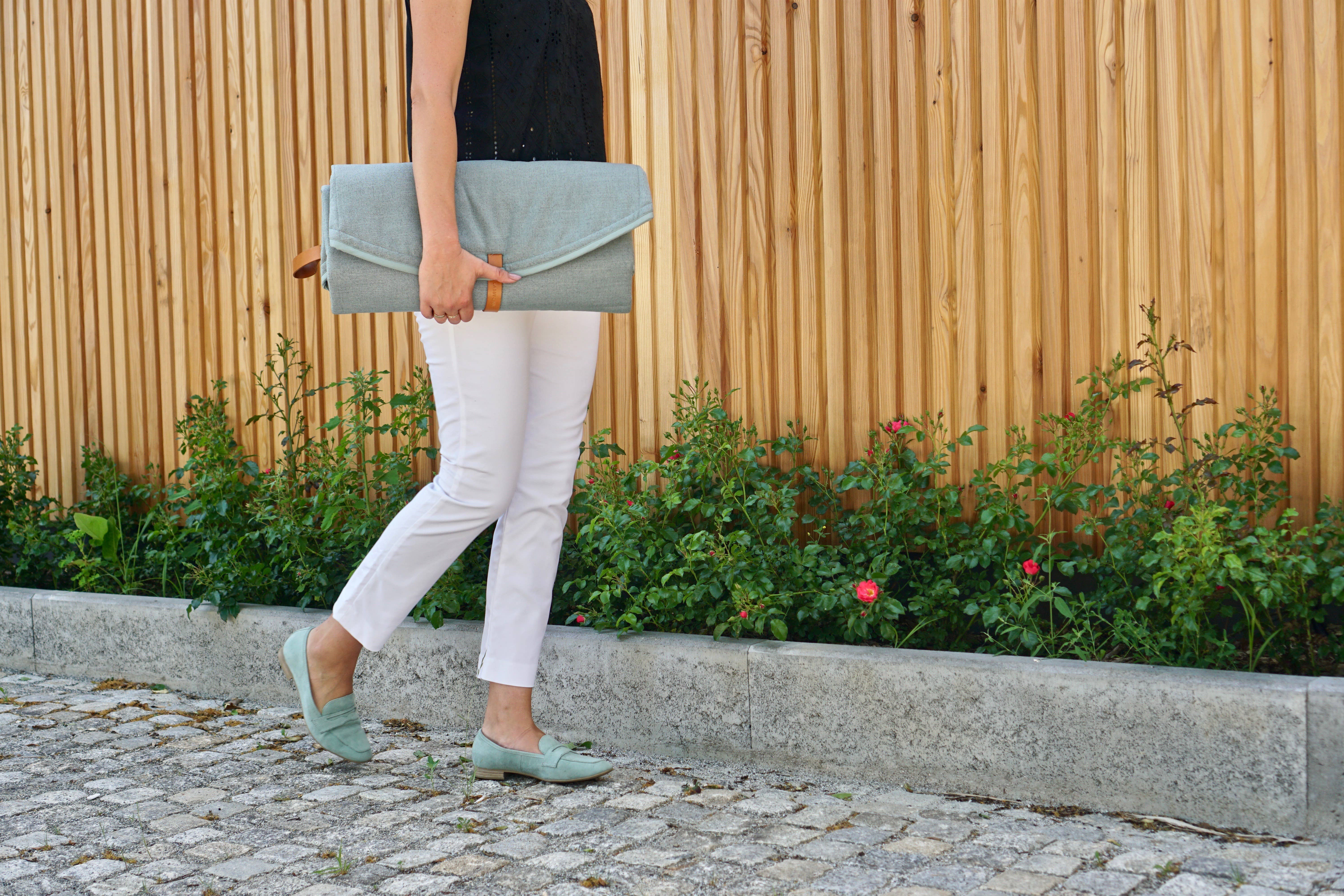 Labbvenn – Engroshandel Kæledyrsmåtte – Hund – Okka kompakt og alsidig rejsemåtte til kæledyr34