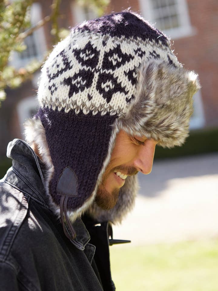 Herren Yukon Kunstfell gefütterte Chullo Trapper Mütze Schneeflocke Grau für den Großhandel von Pachamama Ltd