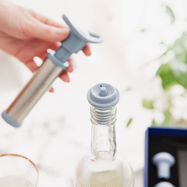 UBERSTAR – wholesale Wine preserver – Wine Saver - Vacuum Pump Preserver and Stopper Gift Set1