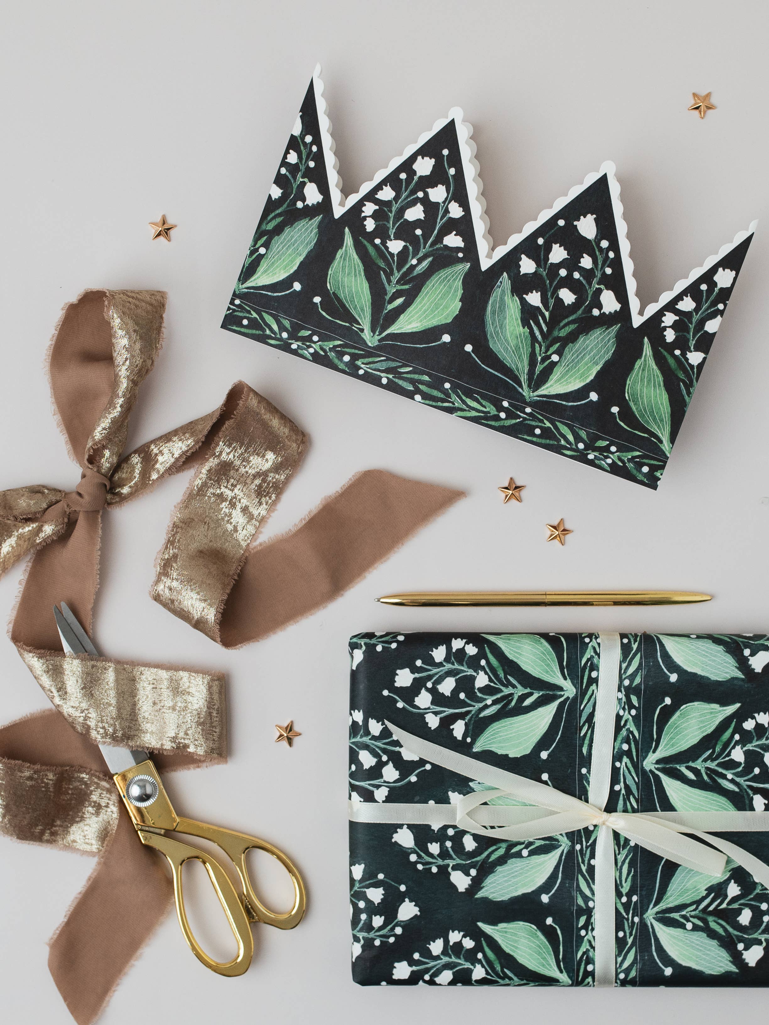 Katie Housley – wholesale Birthday card – BOTANICAL PARTY HAT CROWN CARD LILY OF THE VALLEY3