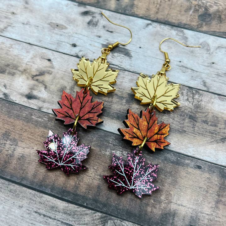 Pendentif à 3 feuilles d'érable pour la vente par Born 2 Blossom Designs