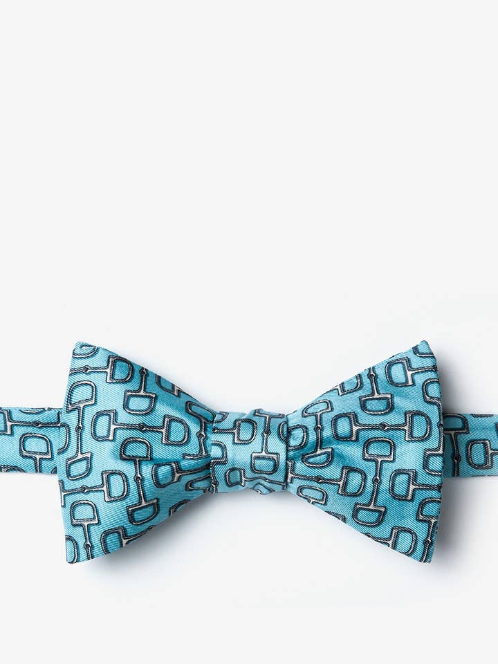 Bit by Bit Derby Self-Tie Bowtie d'Alynn pour la vente par Alynn