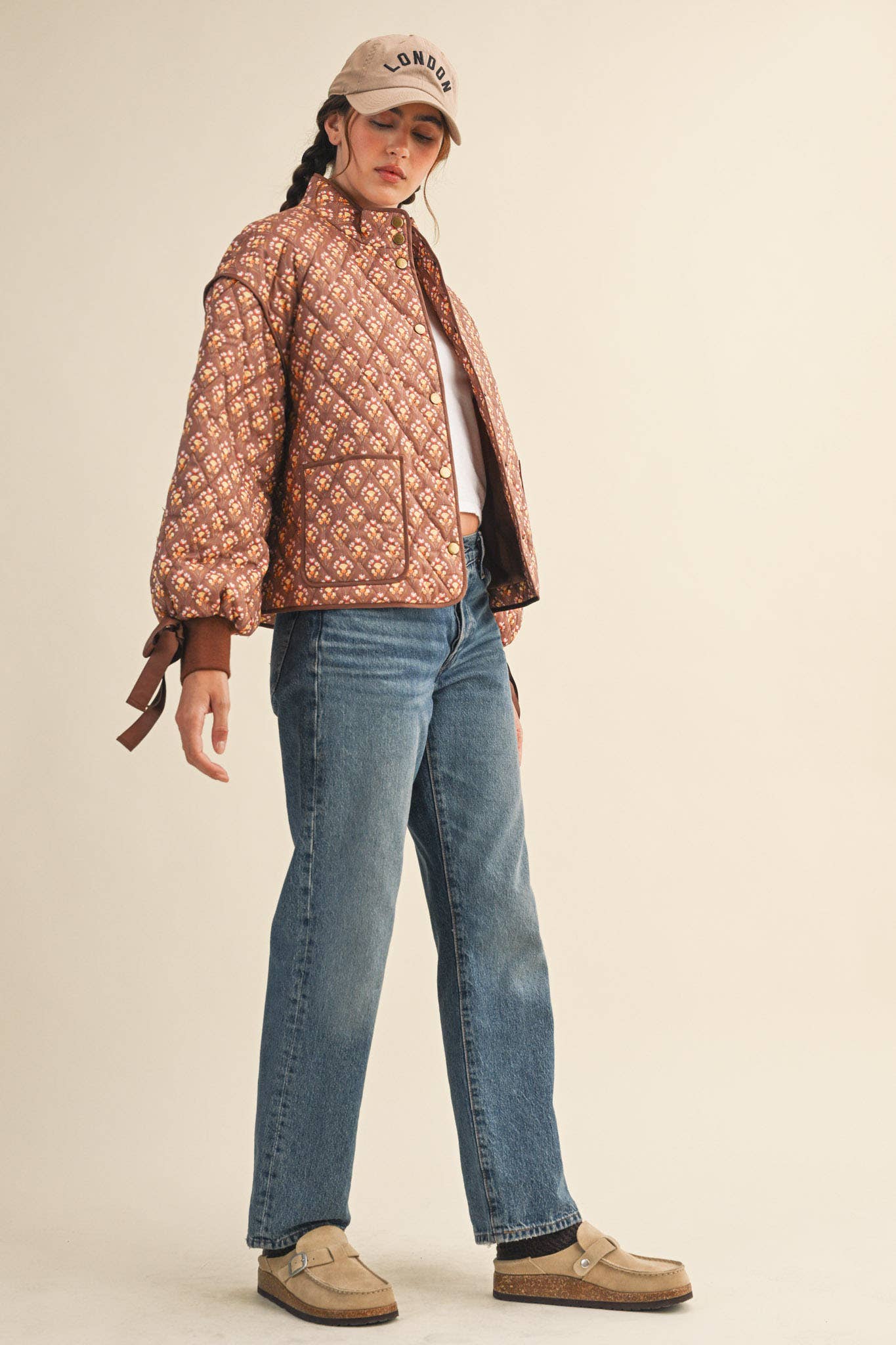 &MERCI - Wholesale Jacket - Women's - FLORAL QUILTED JACKET WITH RIBBON SLEEVE DETAIL MJK44327