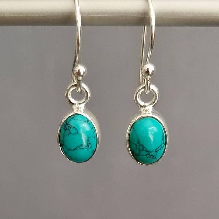 Petites boucles d'oreilles ovales turquoise | Argent sterling 925, E7T pour la vente par Mistry Gems