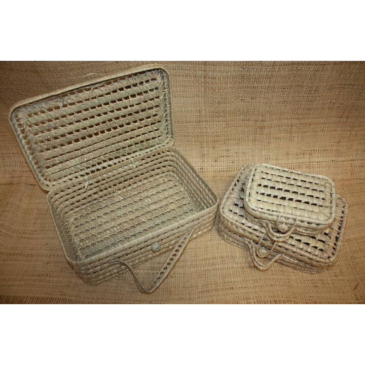 Boutique Huléti - Wholesale Basket - Kids & Baby - BASKET SUITCASE - Handles & NATURAL Closure - Handwoven - Baby Newborn Suitcase6