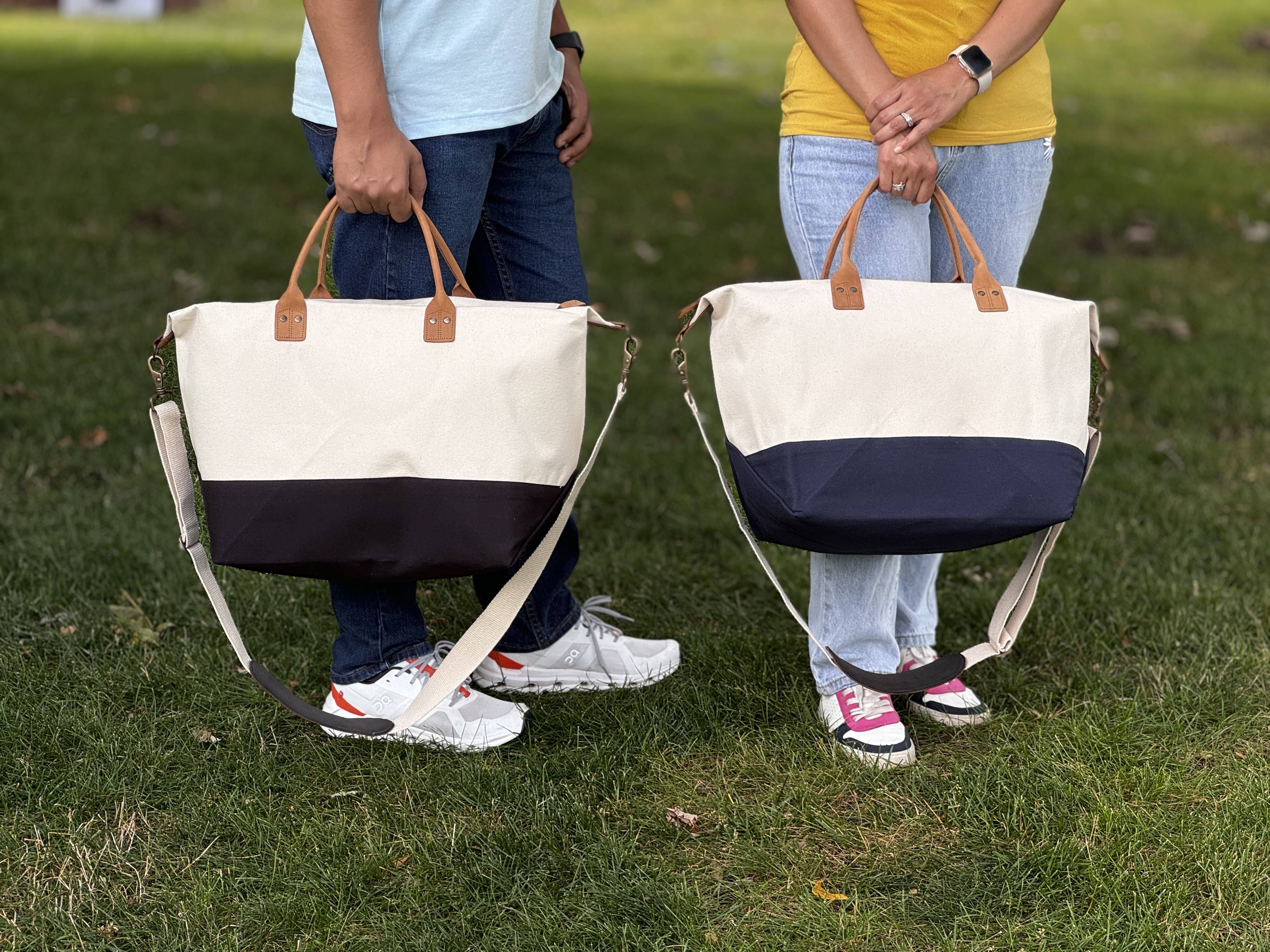 US Bags - Wholesale Weekender Bag - Women's - Premium Weekender Canvas Travel Duffel Bag | Leather Brass2