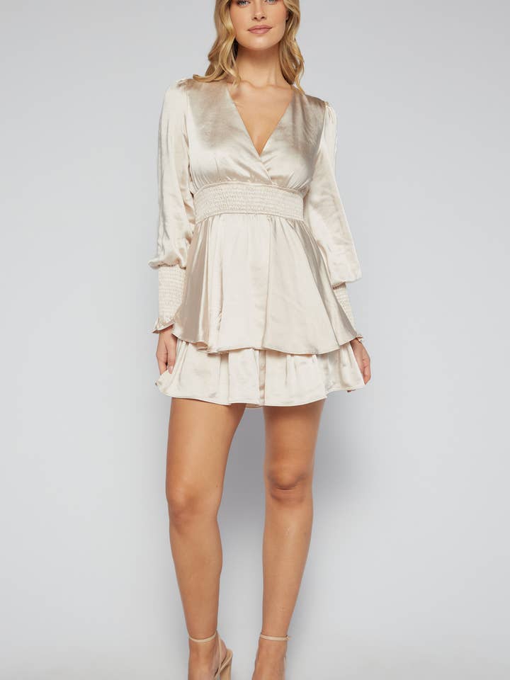 Mini abito in raso con orlo a doppia increspatura per la vendita all'ingrosso da parte di Style State Wholesale