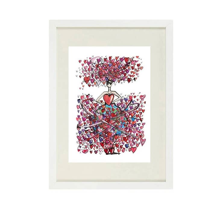 LIEFDE LAAT DE WERELD DRAAIEN A4-PRINT, GELIMITEERDE OPLAGE, WIT INGELIJST voor wholesale door Charlotte Posner