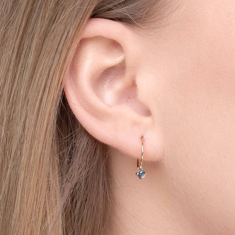 Leaf Jewelry - Vente Petits anneaux - Boucles d’oreilles cabochon en topaze bleue et or jaune 14 carats3