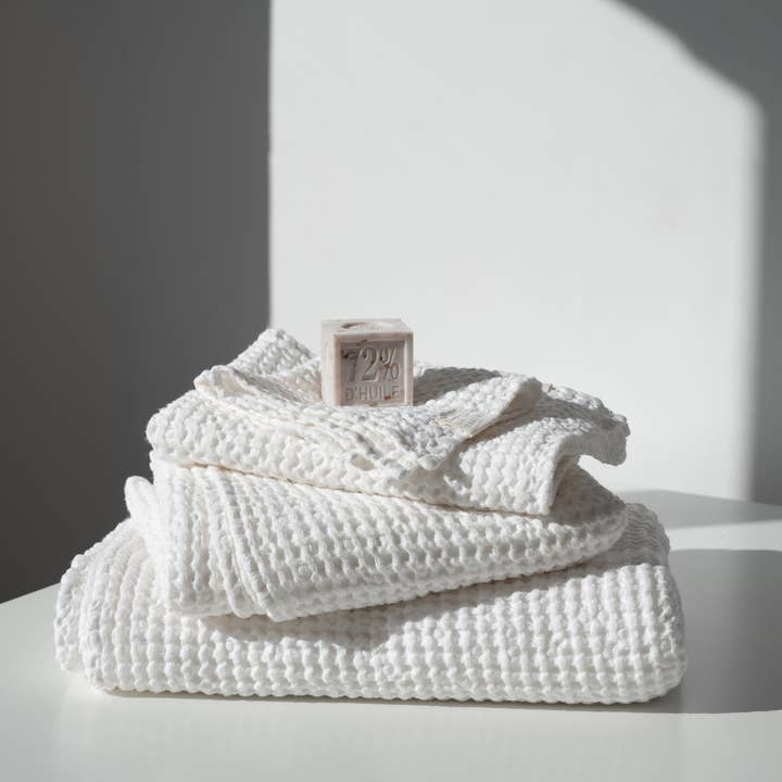 Linen Tales (We cover U.S. import duties) - Wholesale Towel Set - White Linen & Cotton Honeycomb Waffle Towels8