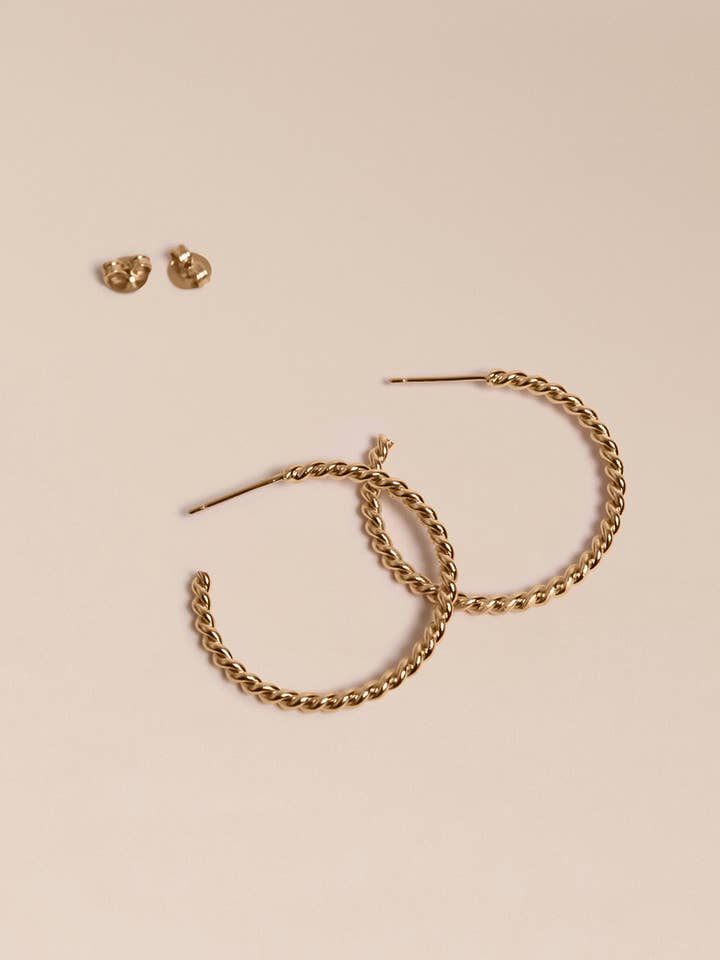 Boucles d'oreilles Narcisse M pour la vente par Waekura