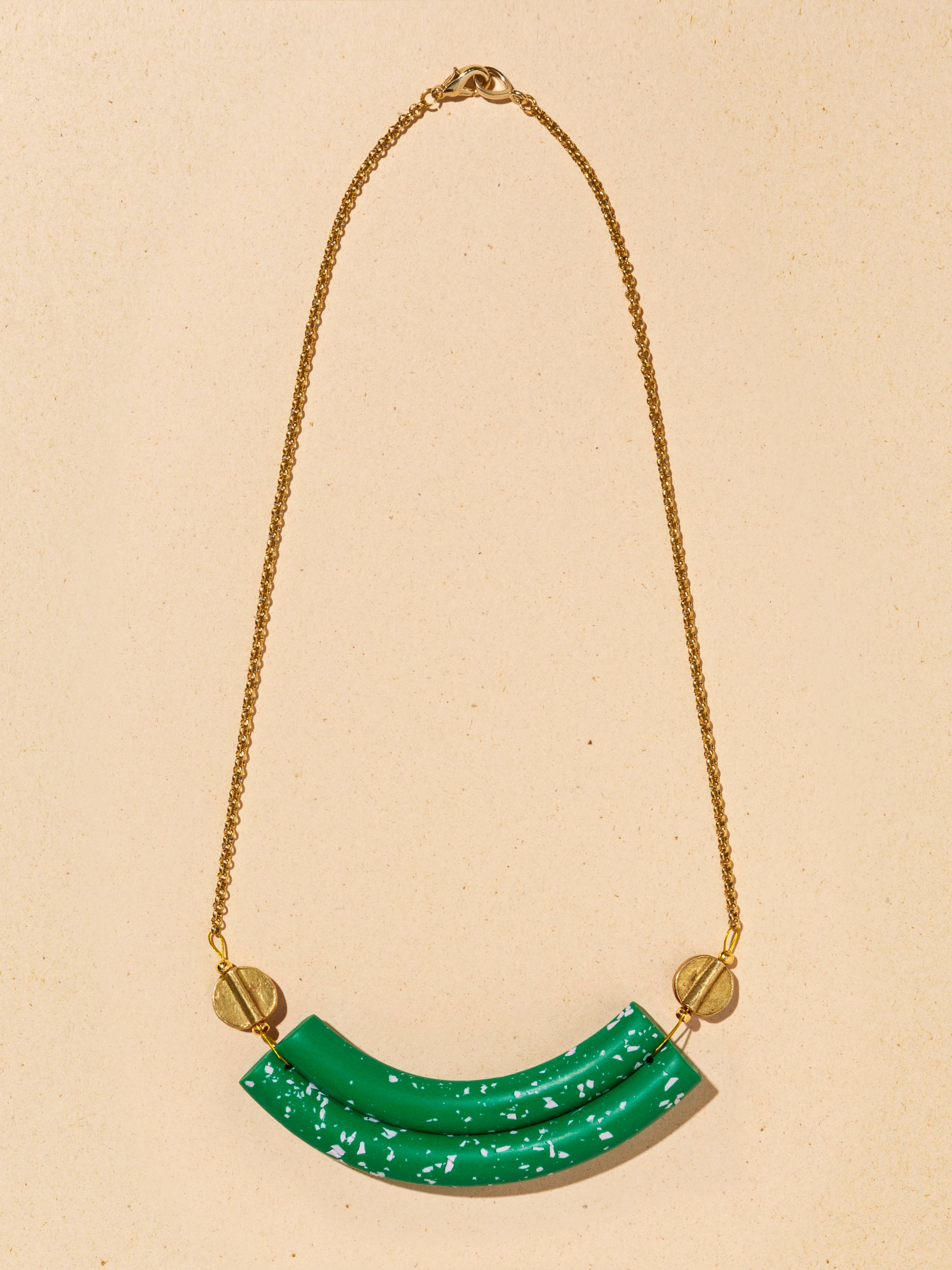 La Tusa - Wholesale Pendant/Charm Necklace - SMILING PETRA NECKLACE | GREEN