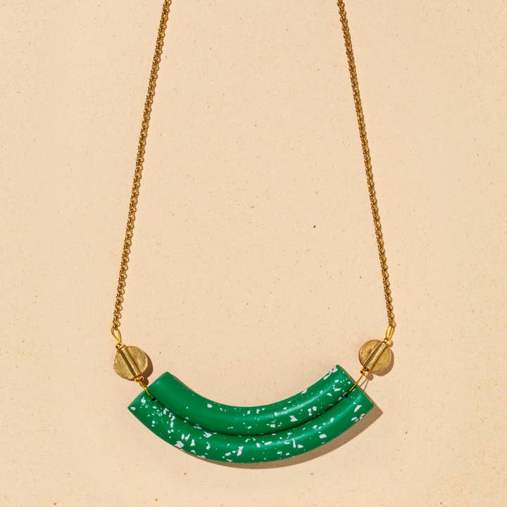 La Tusa - Wholesale Pendant/Charm Necklace - SMILING PETRA NECKLACE | GREEN0