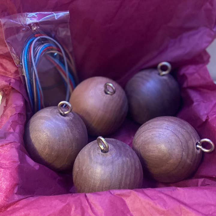 WoodCraftHaven – Engroshandel Pyntetallerken/skål – Trækuglesæt (5 stk) med Bøgkop Eg, Kirsebær, Ask Valnød 10