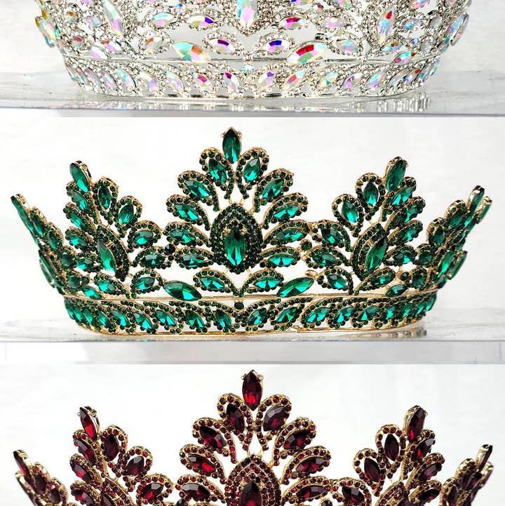 Chicas - Wholesale Tiara - Women's - One Size Fits All Metal Tiara With Rhinestones. HT9378