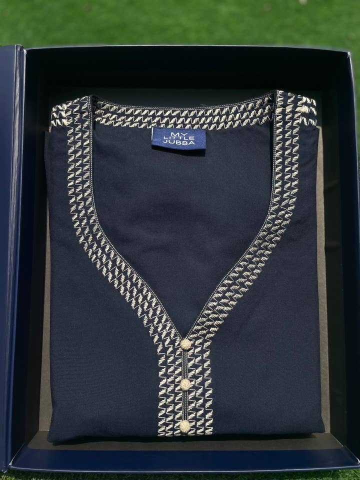 Túnica maghribi de manga 3/4 para hombre, azul marino con bordado en arena para venta al por mayor de MY LITTLE JUBBA